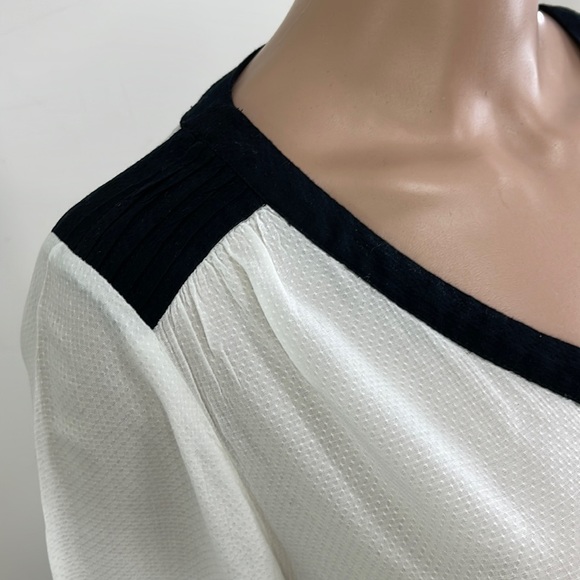 Elle White Pullover Flowy V-Neck Textured Blouse - Picture 3 of 16